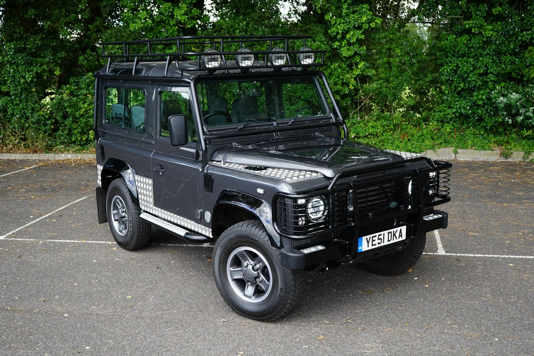 2001 Land Rover Defender 90 - Image 2 of 31