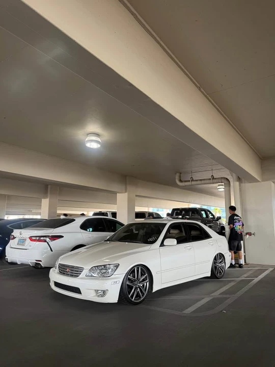 2001 Lexus IS 1st Gen - Image 2 of 6