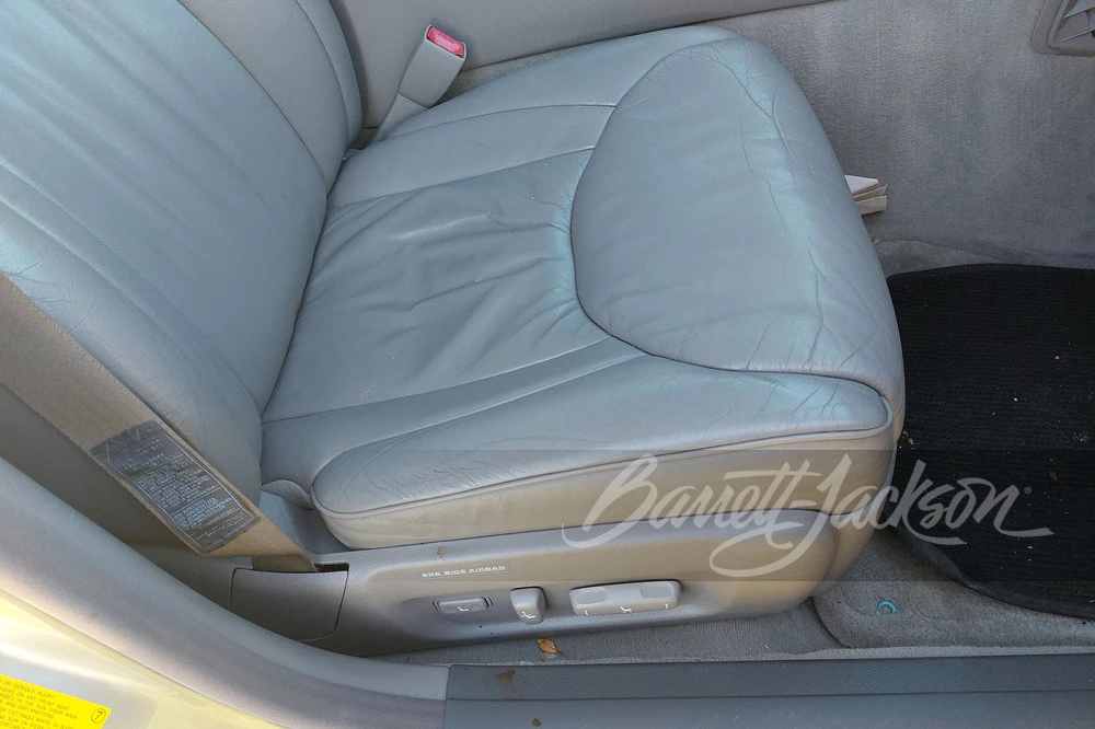 2001 Lexus LS 3rd Gen - Image 5 of 12