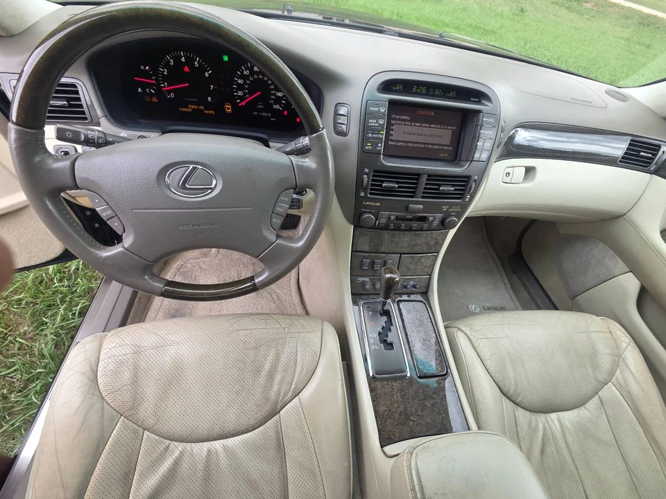 2001 Lexus LS 3rd Gen - Image 24 of 24