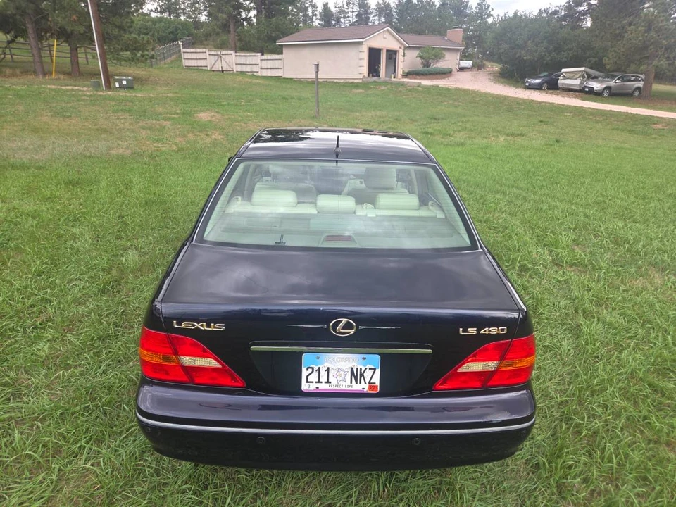 2001 Lexus LS 3rd Gen - Image 4 of 24