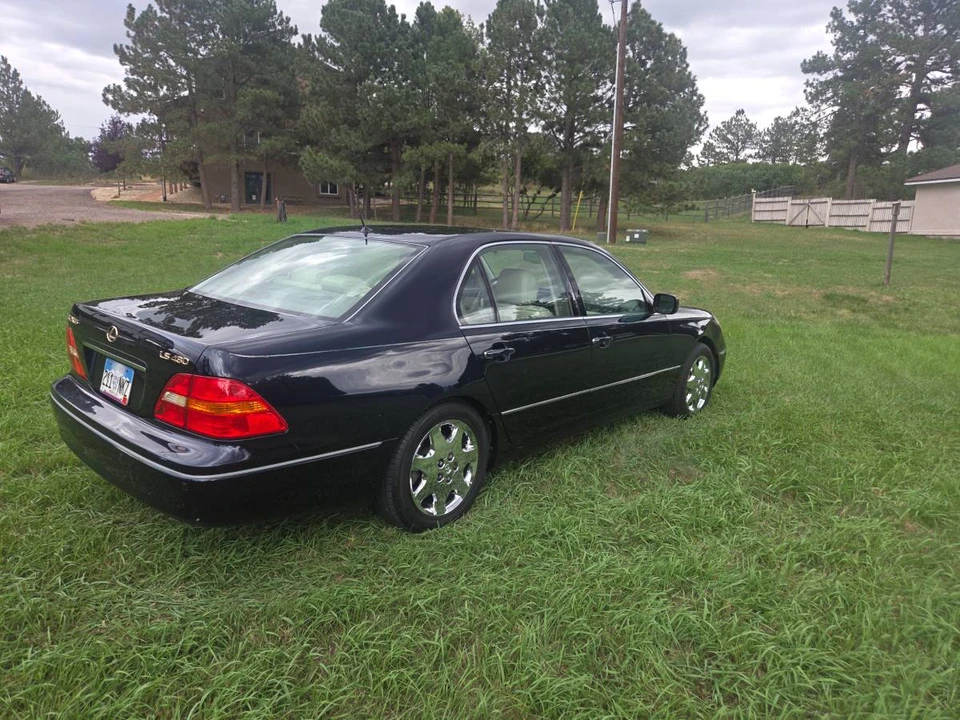 2001 Lexus LS 3rd Gen - Image 6 of 24