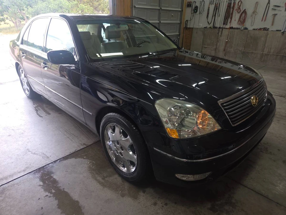 2001 Lexus LS 3rd Gen - Image 13 of 24