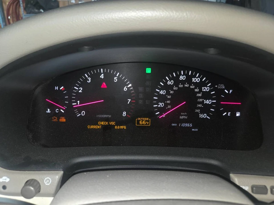 2001 Lexus LS 3rd Gen - Image 17 of 24