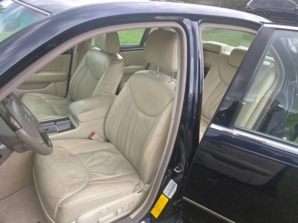 2001 Lexus LS 3rd Gen - Image 18 of 24