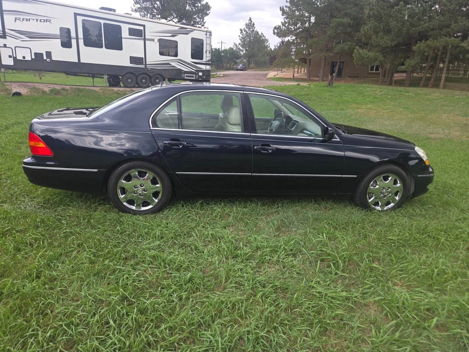 2001 Lexus LS 3rd Gen - Image 7 of 24