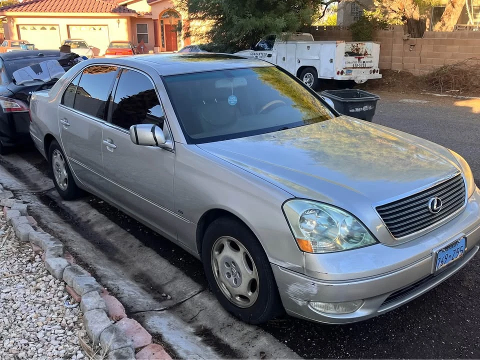 2001 Lexus LS 3rd Gen - Image 2 of 3