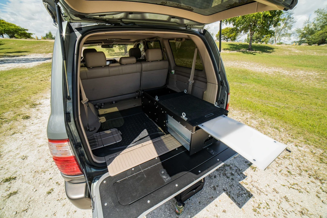 2001 Lexus LX 2nd Gen - Image 15 of 24