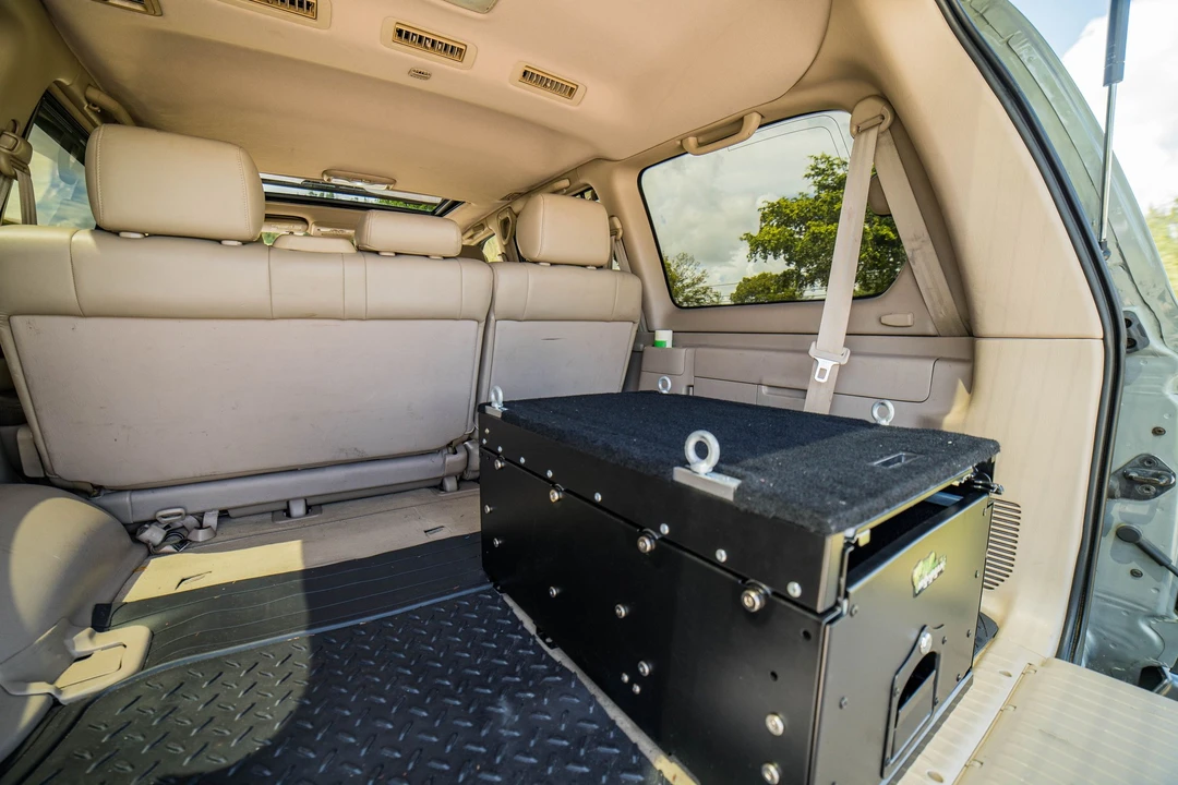 2001 Lexus LX 2nd Gen - Image 16 of 24