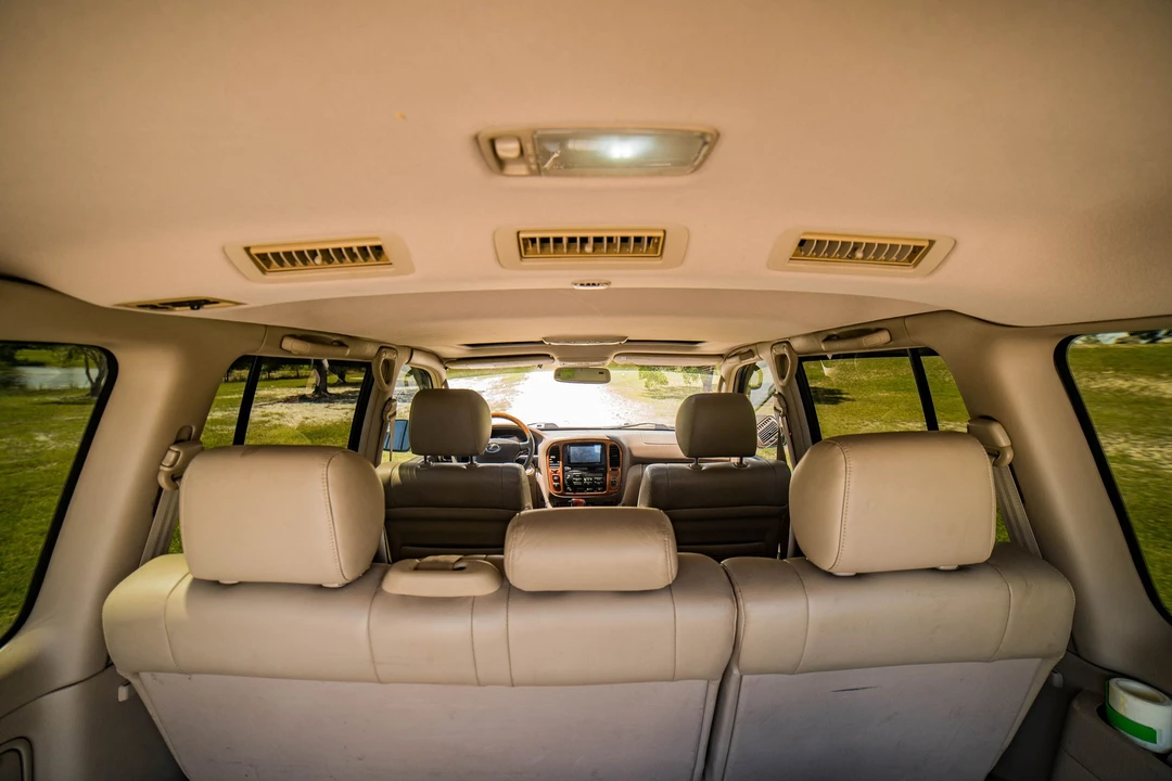 2001 Lexus LX 2nd Gen - Image 17 of 24