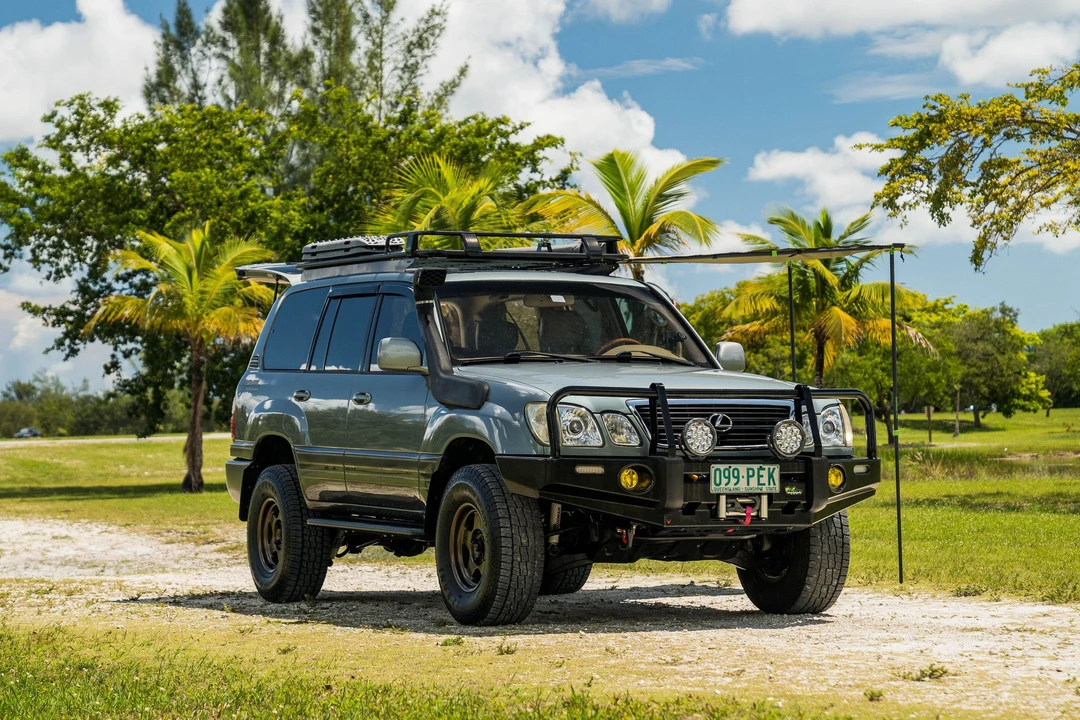 2001 Lexus LX 2nd Gen - Image 20 of 24