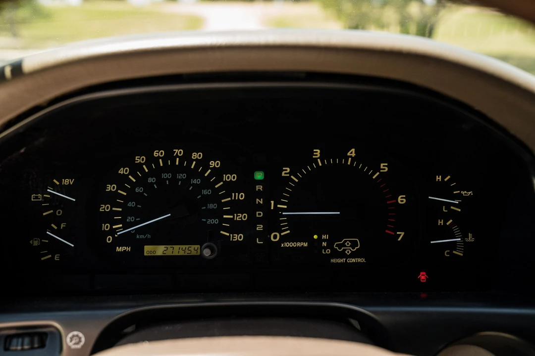 2001 Lexus LX 2nd Gen - Image 24 of 24