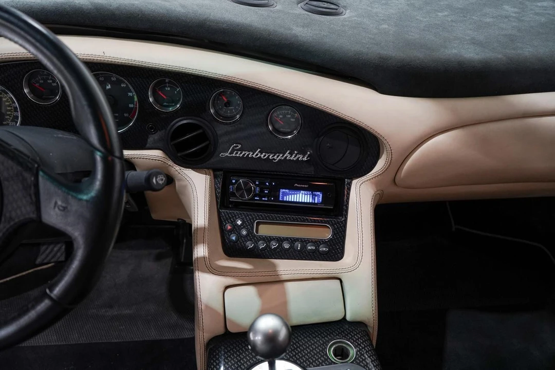 2001 Lamborghini Diablo VT - Image 12 of 21