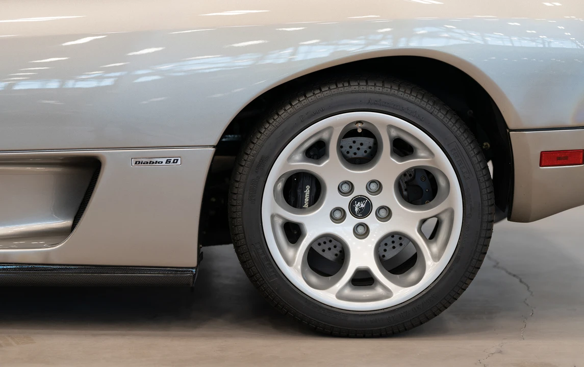 2001 Lamborghini Diablo VT - Image 15 of 20