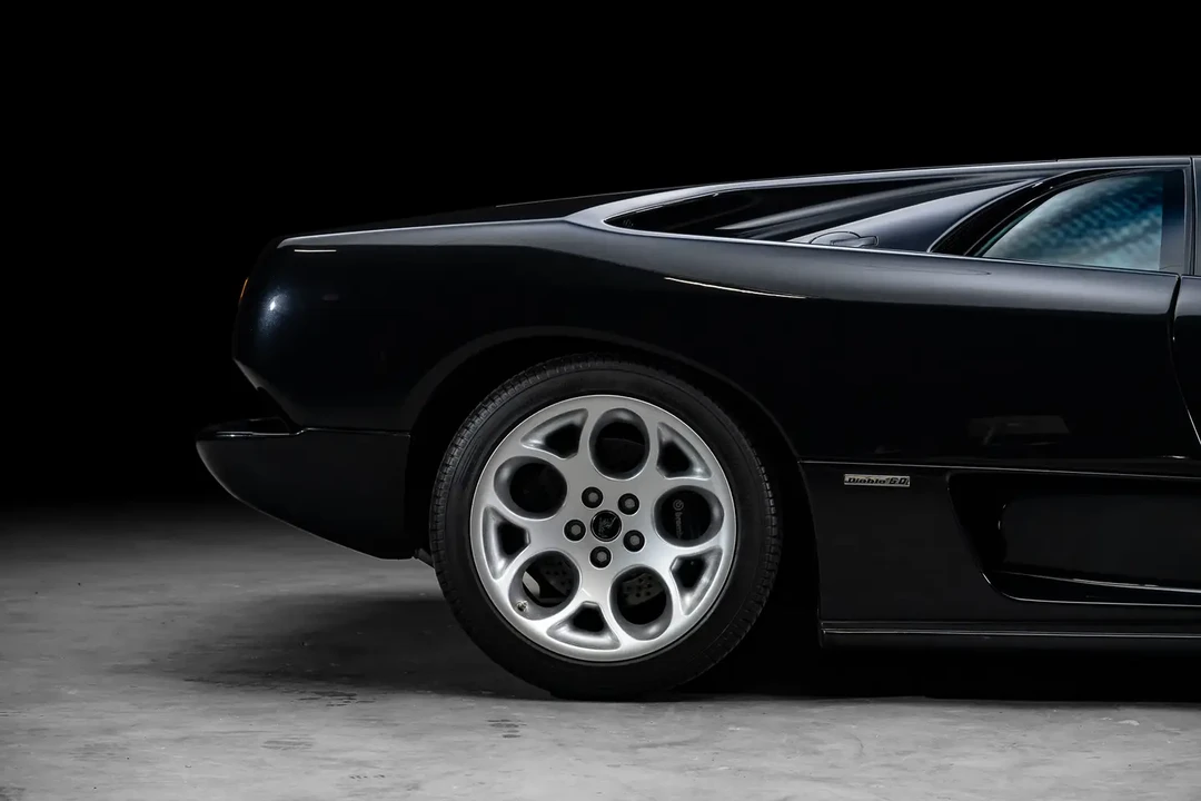 2001 Lamborghini Diablo VT - Image 2 of 25