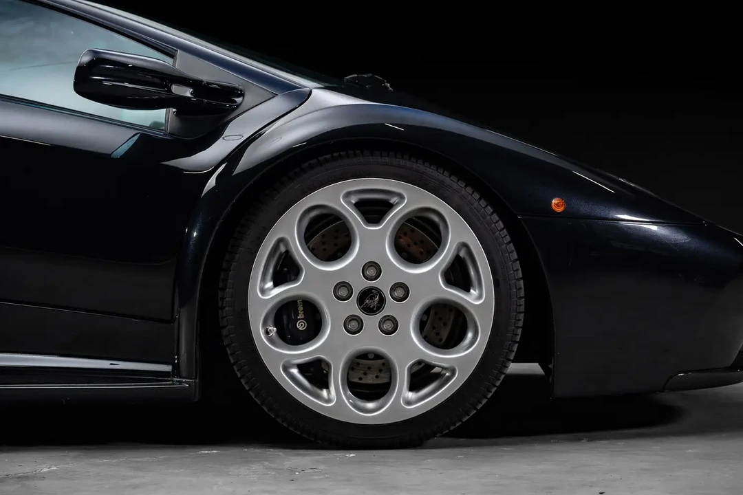 2001 Lamborghini Diablo VT - Image 6 of 25