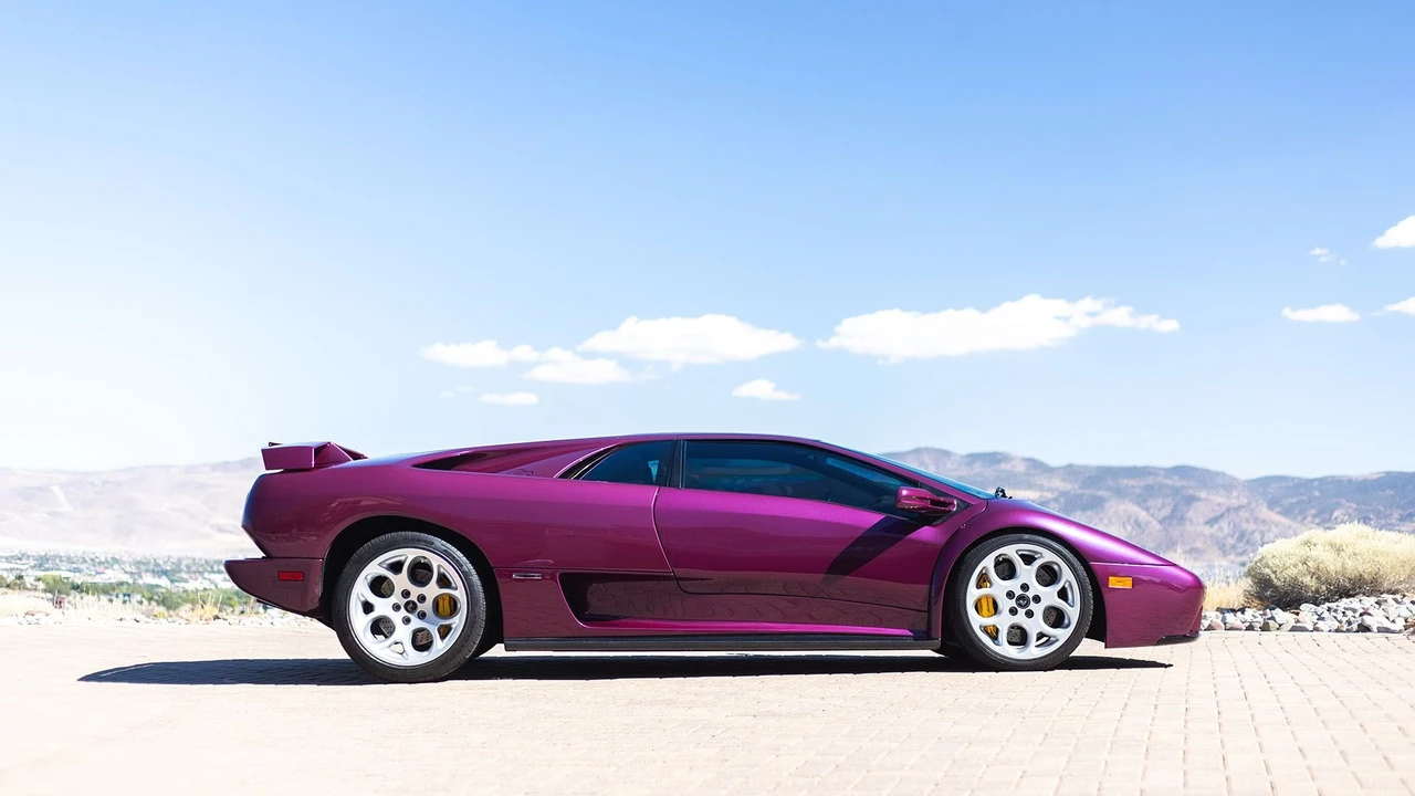 2001 Lamborghini Diablo VT - Image 3 of 31