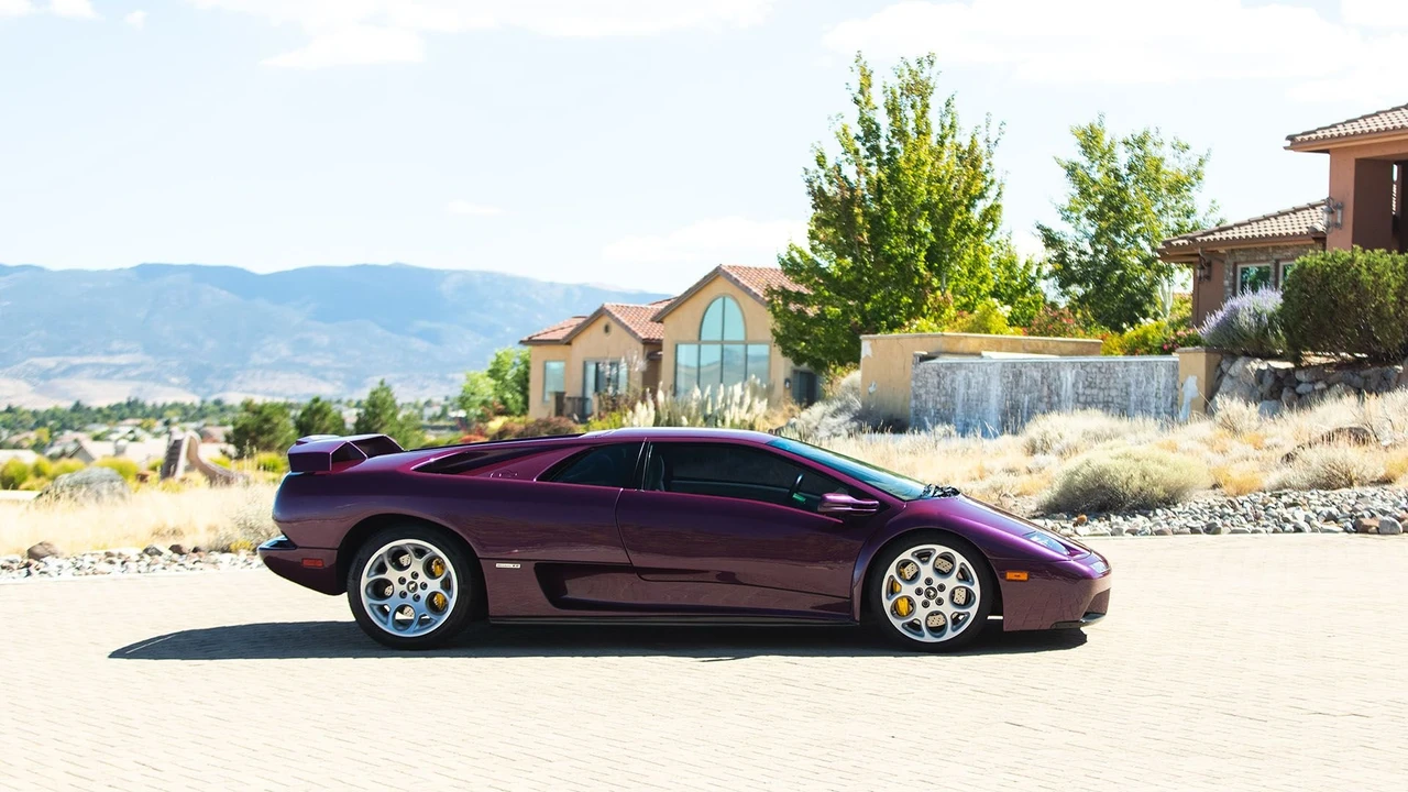 2001 Lamborghini Diablo VT - Image 17 of 31