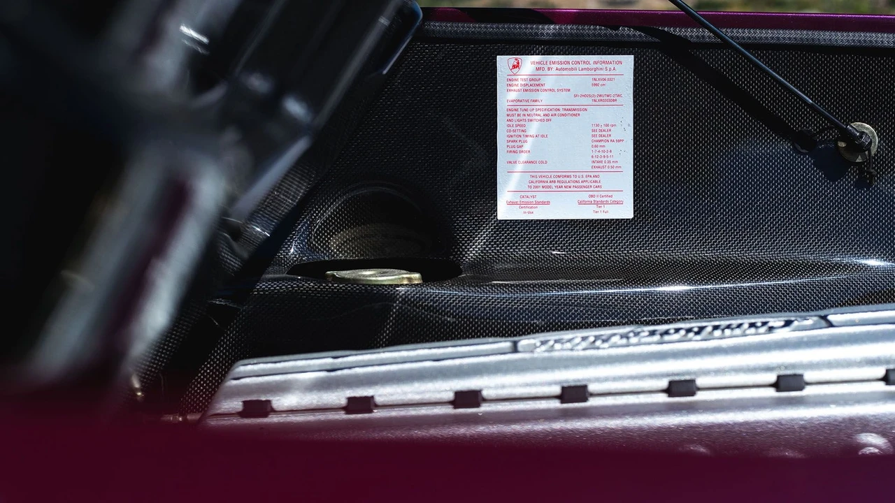2001 Lamborghini Diablo VT - Image 30 of 31