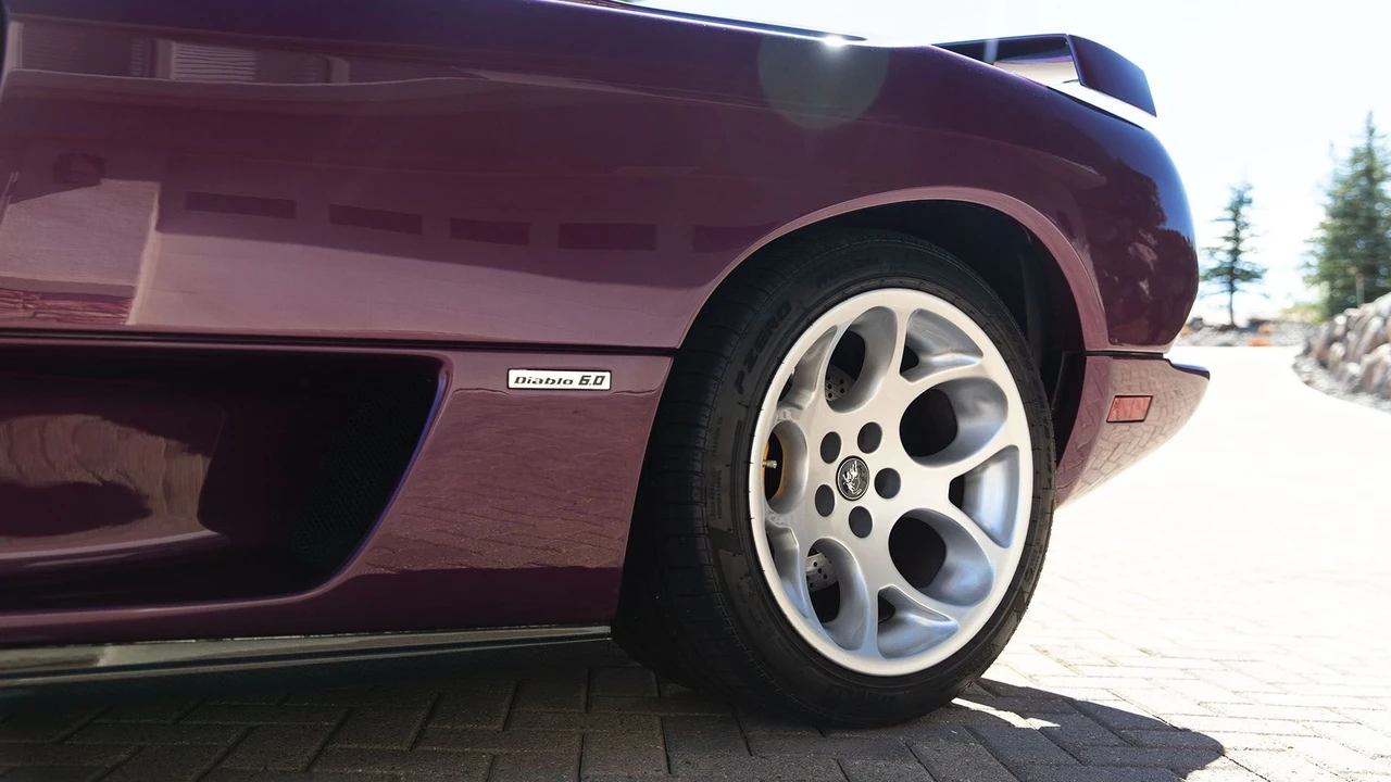 2001 Lamborghini Diablo VT - Image 25 of 31