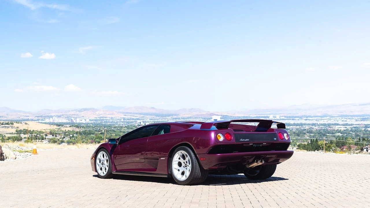 2001 Lamborghini Diablo VT - Image 18 of 31