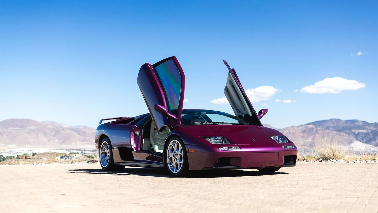 2001 Lamborghini Diablo VT - Image 2 of 31