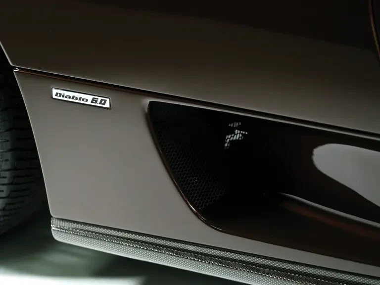 2001 Lamborghini Diablo VT - Image 10 of 27