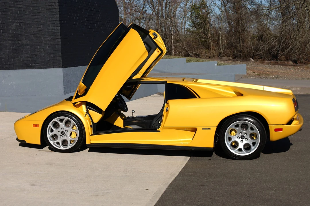 2001 Lamborghini Diablo VT - Image 25 of 31