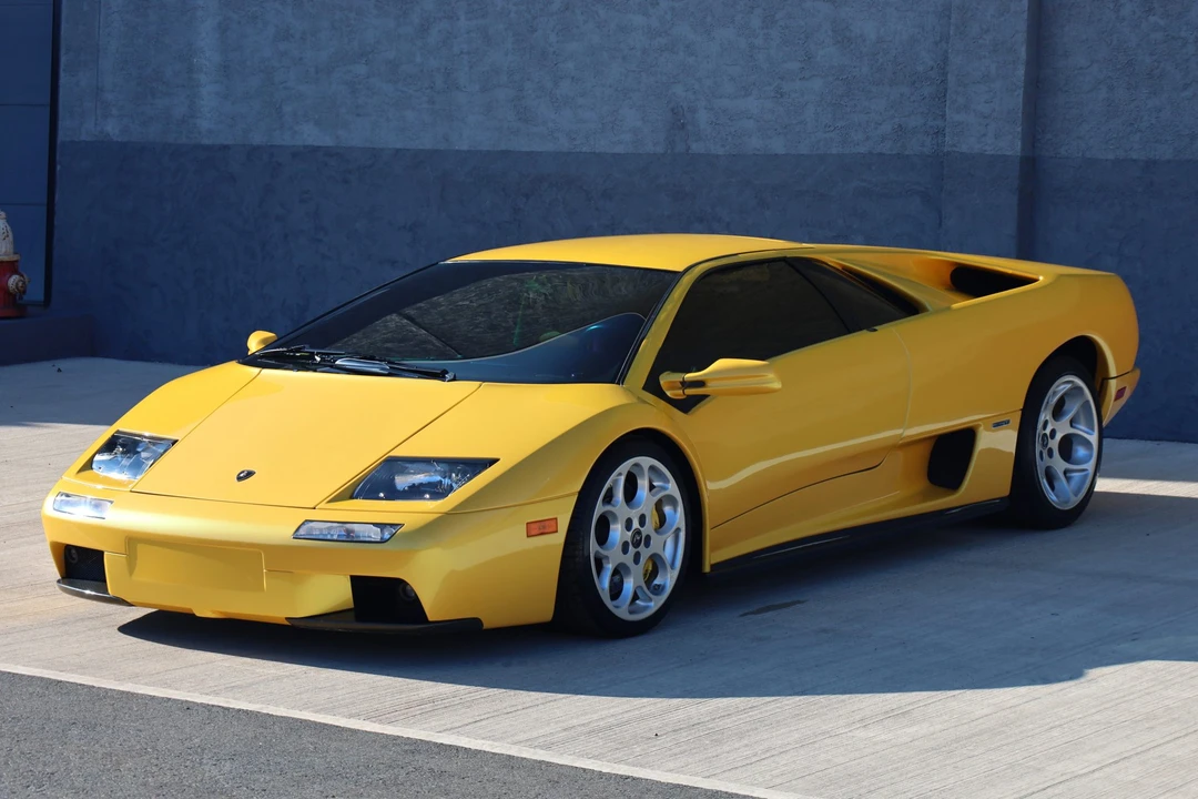2001 Lamborghini Diablo VT - Image 2 of 31