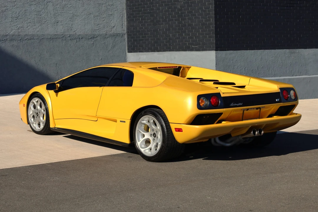 2001 Lamborghini Diablo VT - Image 12 of 31