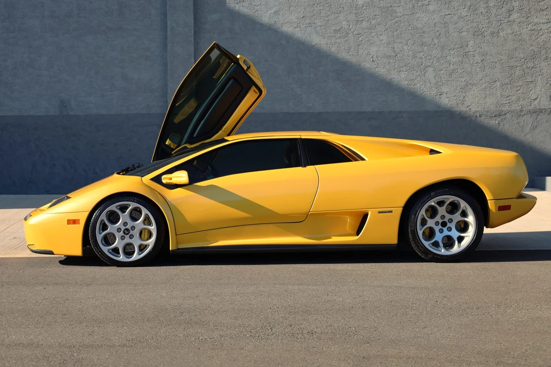 2001 Lamborghini Diablo VT - Image 17 of 31