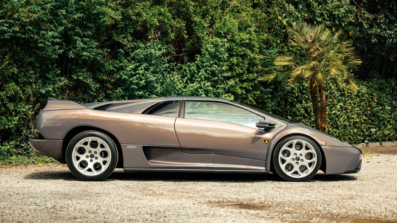 2001 Lamborghini Diablo VT - Image 21 of 31