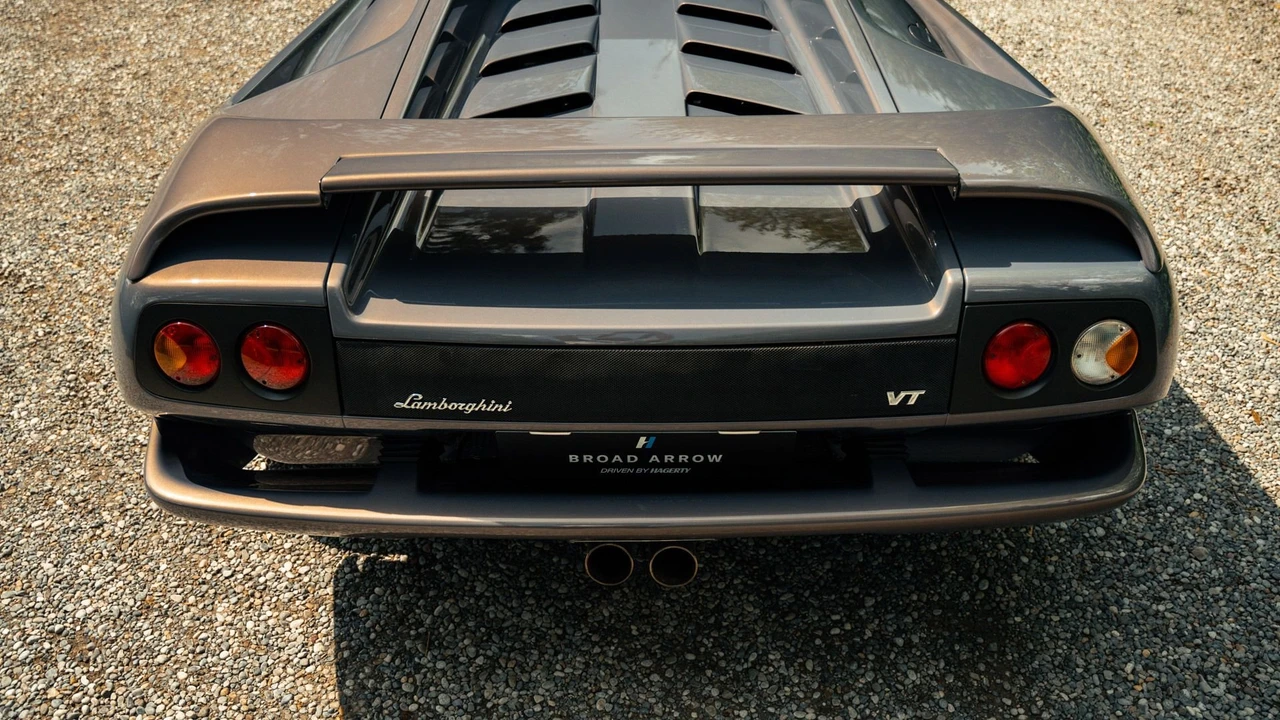 2001 Lamborghini Diablo VT - Image 8 of 31