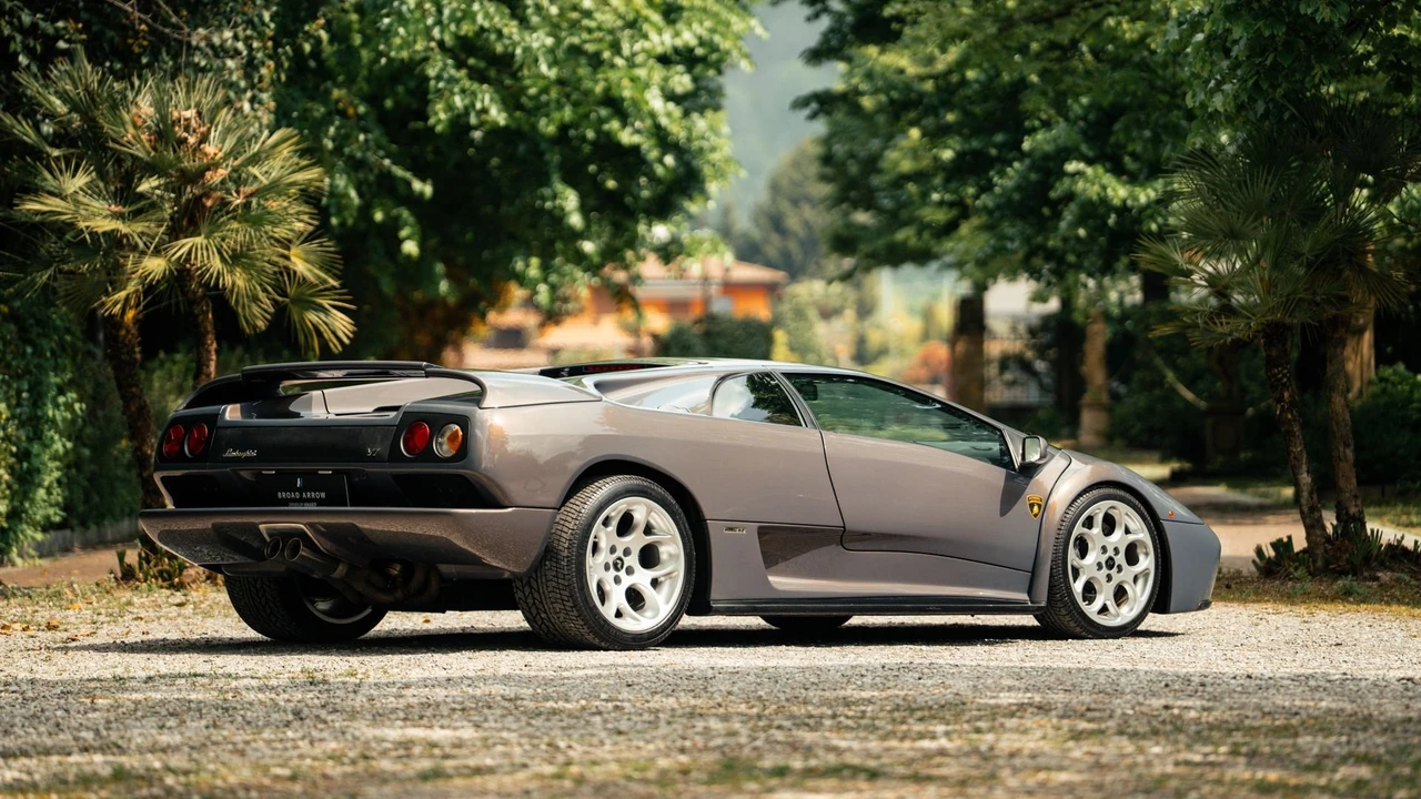 2001 Lamborghini Diablo VT - Image 3 of 31