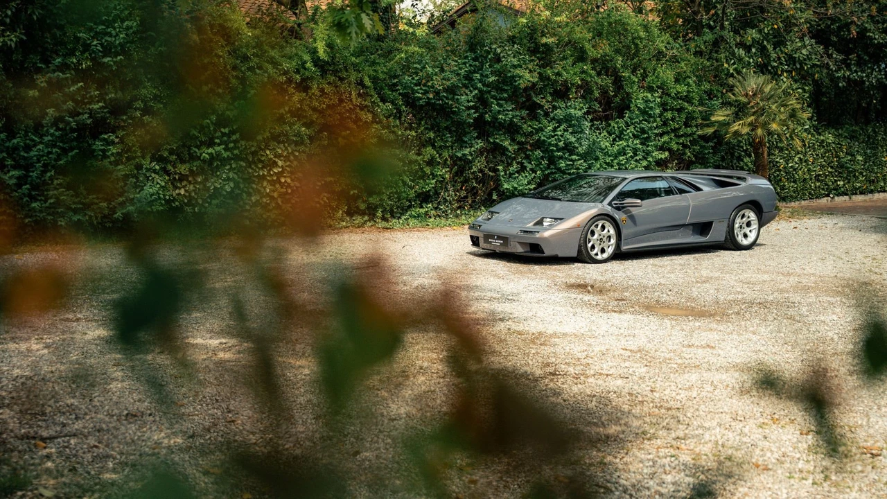 2001 Lamborghini Diablo VT - Image 20 of 31