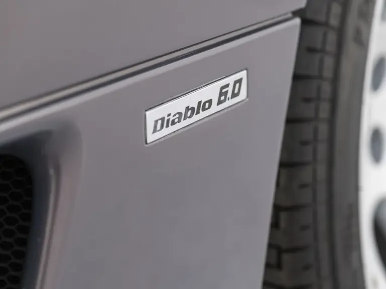 2001 Lamborghini Diablo VT - Image 8 of 31