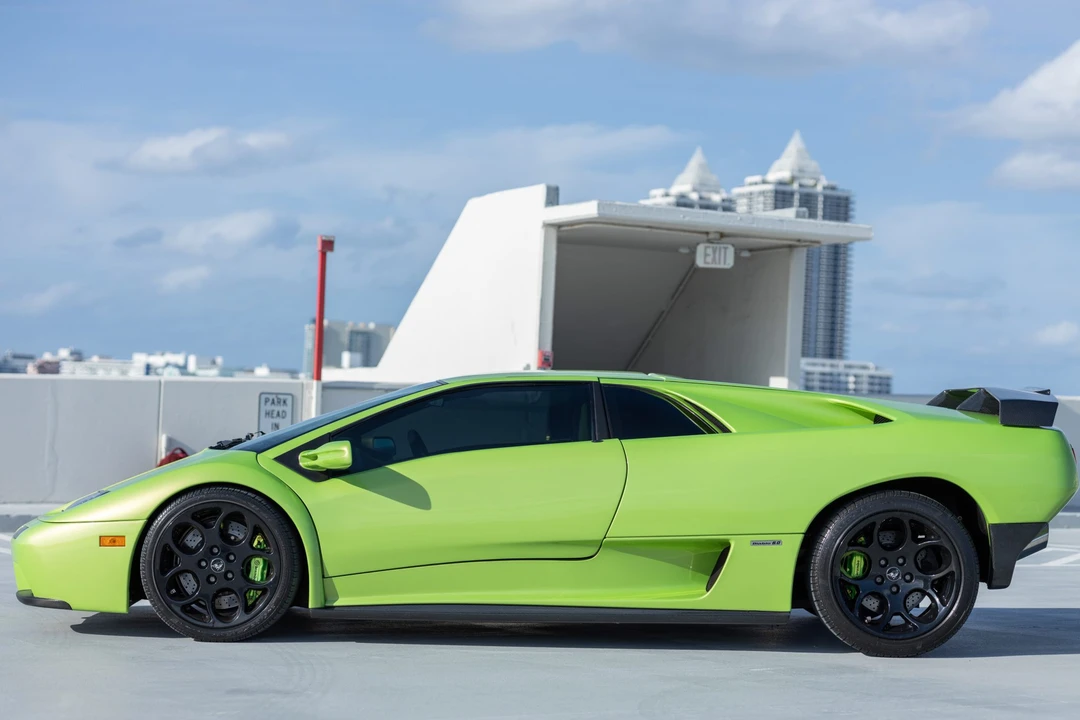 2001 Lamborghini Diablo VT - Image 2 of 31
