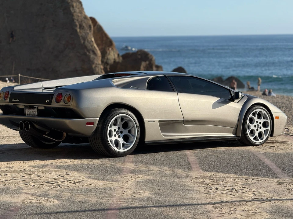 2001 Lamborghini Diablo VT - Image 16 of 31
