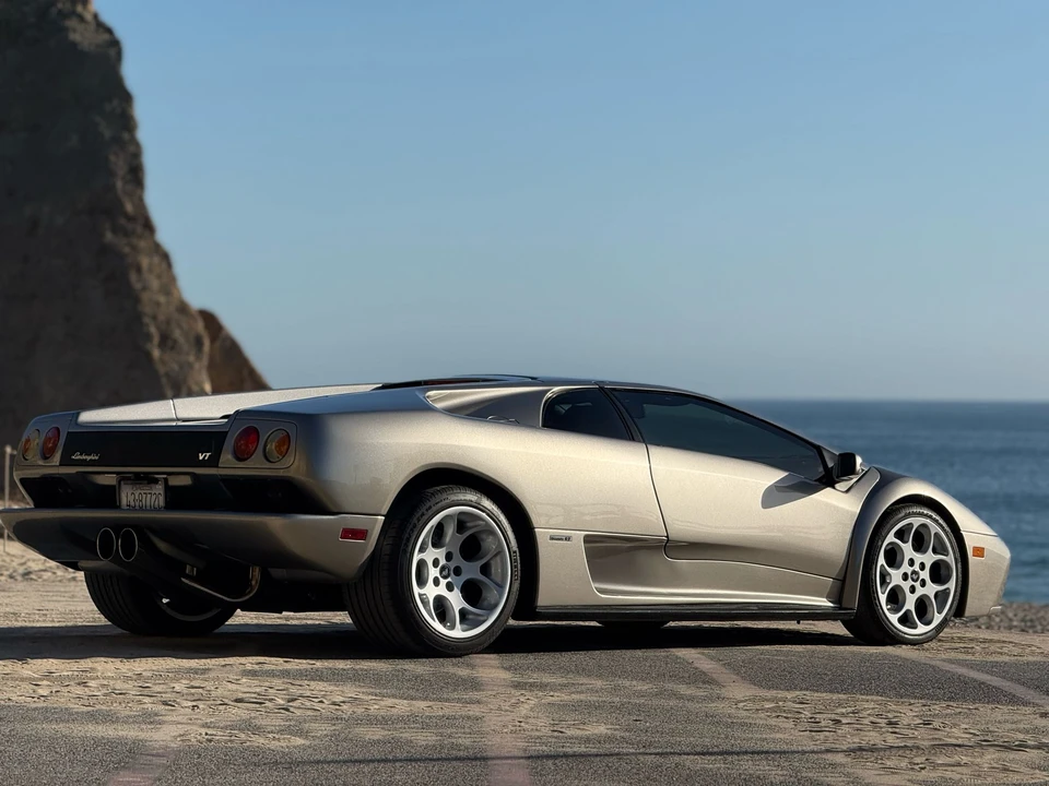 2001 Lamborghini Diablo VT - Image 17 of 31