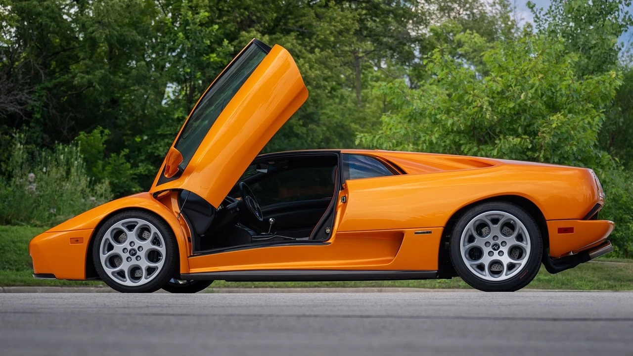 2001 Lamborghini Diablo VT - Image 9 of 18