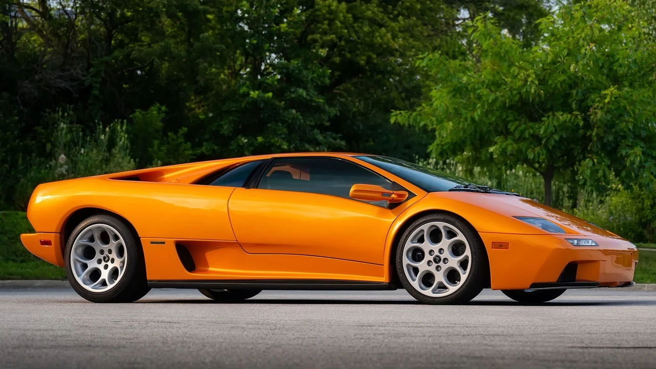 2001 Lamborghini Diablo VT - Image 2 of 18
