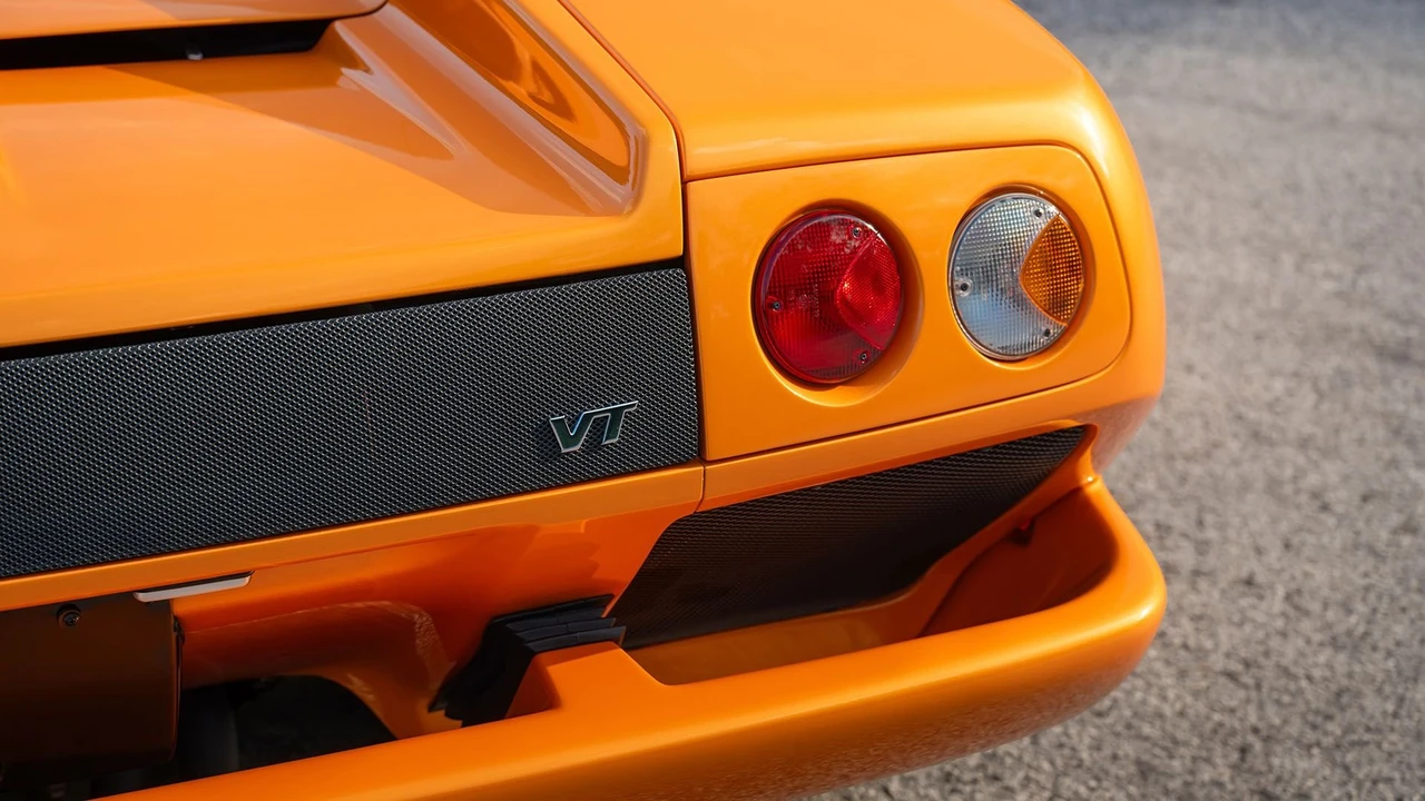 2001 Lamborghini Diablo VT - Image 15 of 18