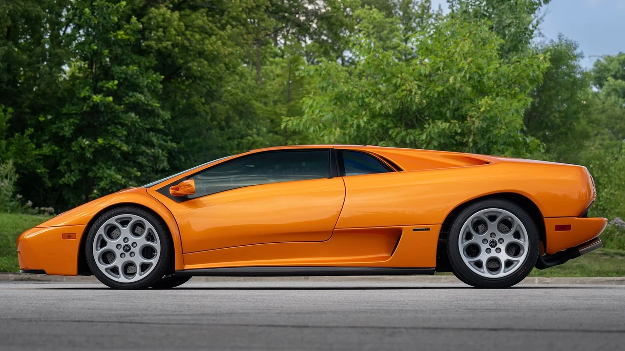 2001 Lamborghini Diablo VT - Image 3 of 18