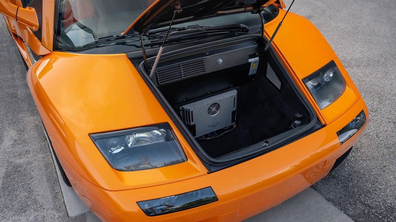 2001 Lamborghini Diablo VT - Image 18 of 18