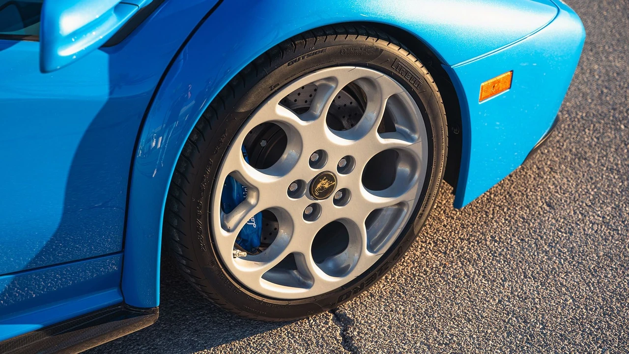 2001 Lamborghini Diablo VT - Image 20 of 31