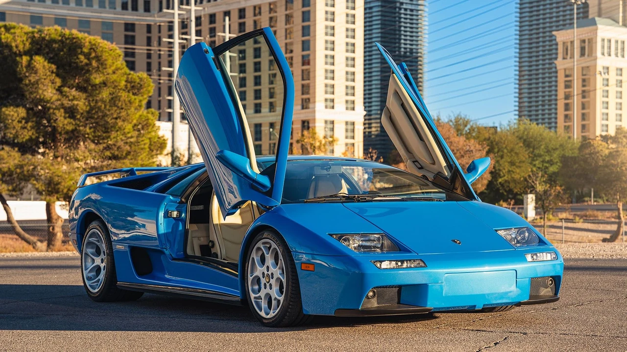 2001 Lamborghini Diablo VT - Image 14 of 31