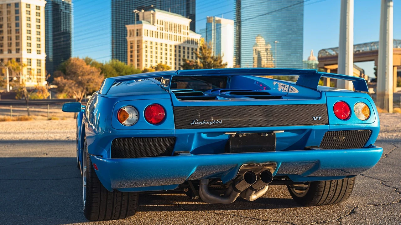 2001 Lamborghini Diablo VT - Image 11 of 31