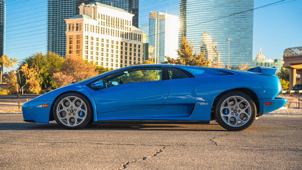 2001 Lamborghini Diablo VT - Image 9 of 31