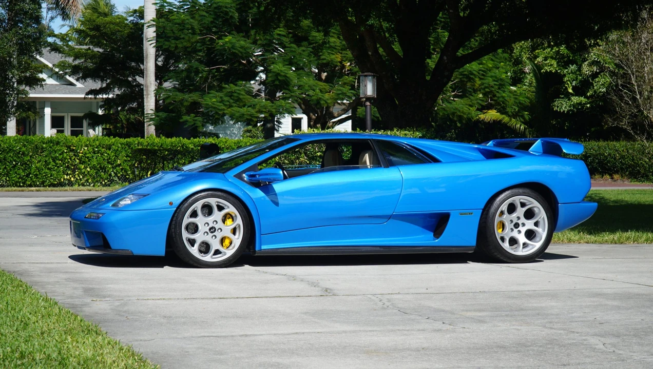 2001 Lamborghini Diablo VT - Image 2 of 31