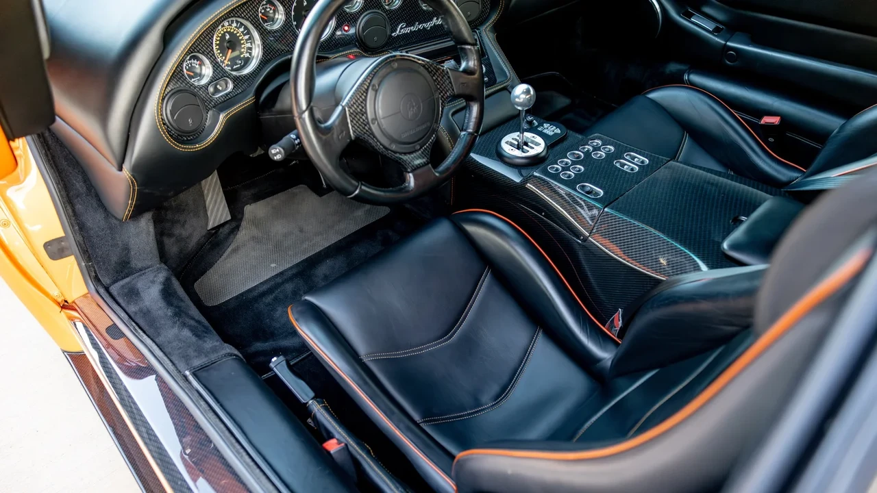 2001 Lamborghini Diablo VT - Image 2 of 31